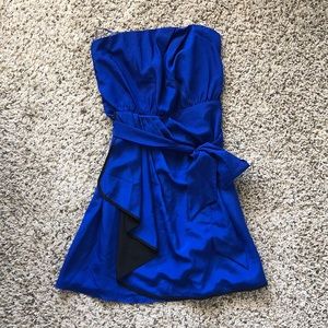Wrap-style strapless dress